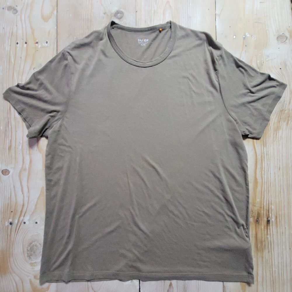 DU/ER Men's Taupe T-Shirt